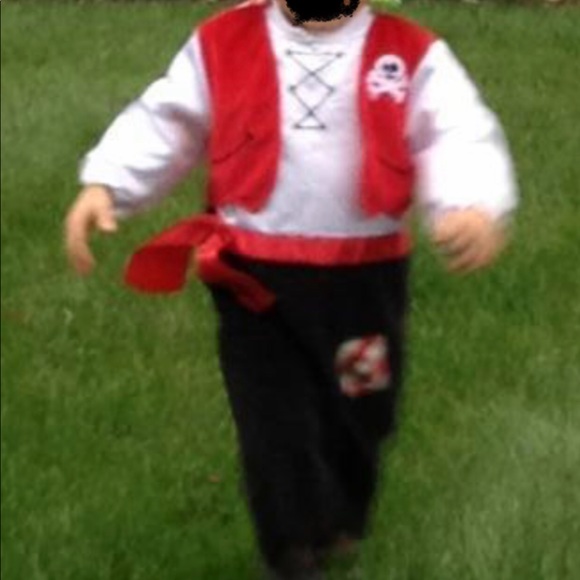 Cute toddler pirate costume for Halloween - Picture 1 of 3
